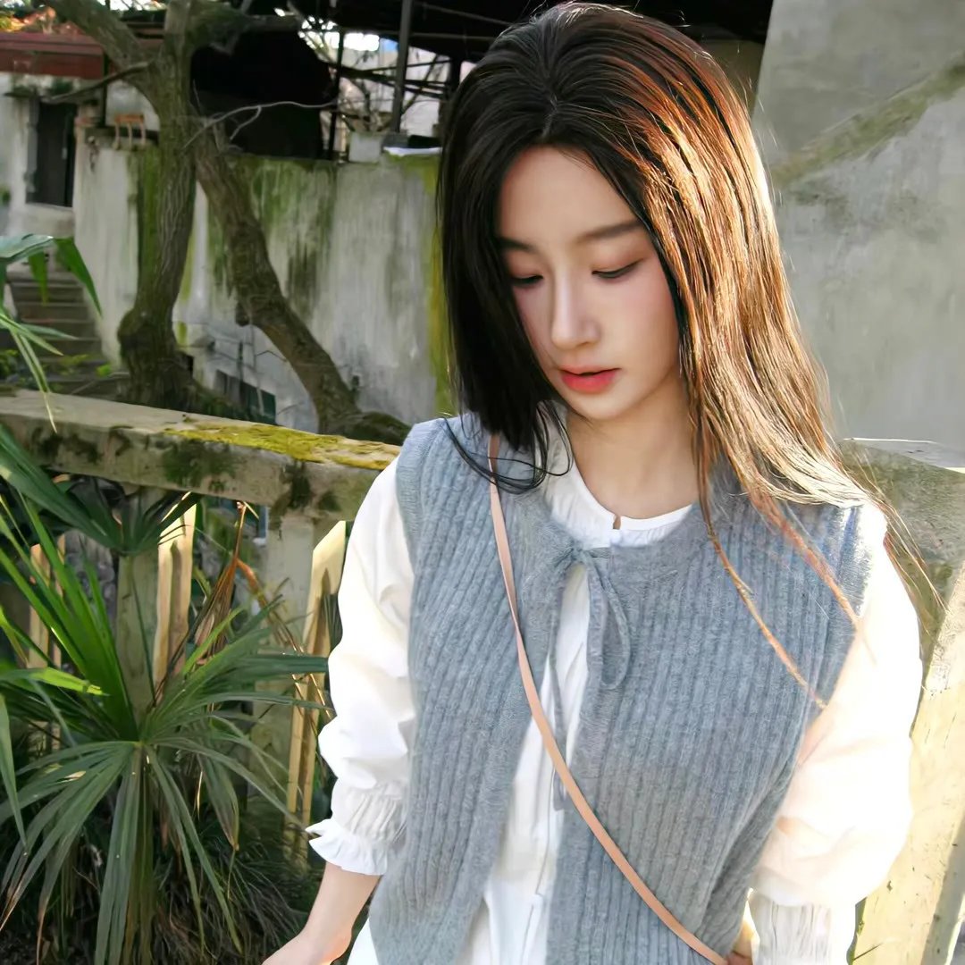 玉女撩春